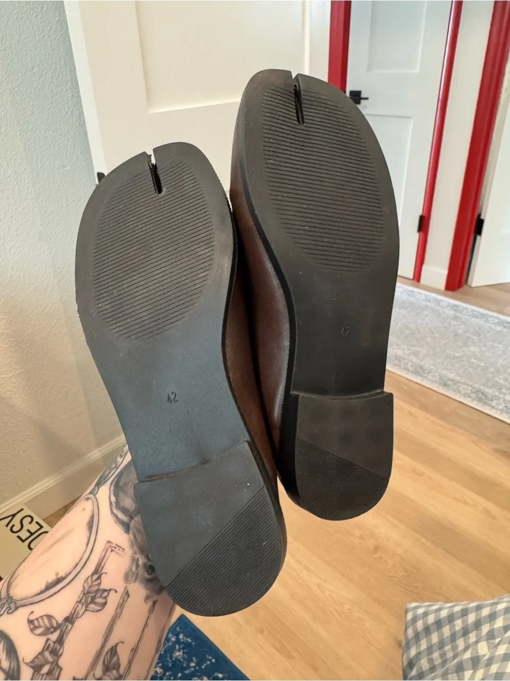 RABOESY Tabi Ballet Flats Brown